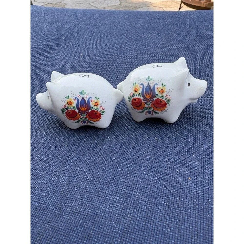 Vintage Reutter Germany Salt & Pepper Pig Shakers Labeled Figurines Figure Set